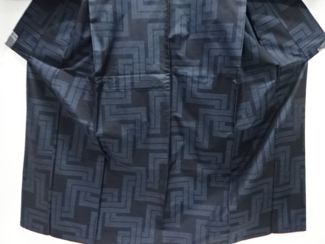  アンティーク　幾何学模様織り出し本場泥大島紬着物